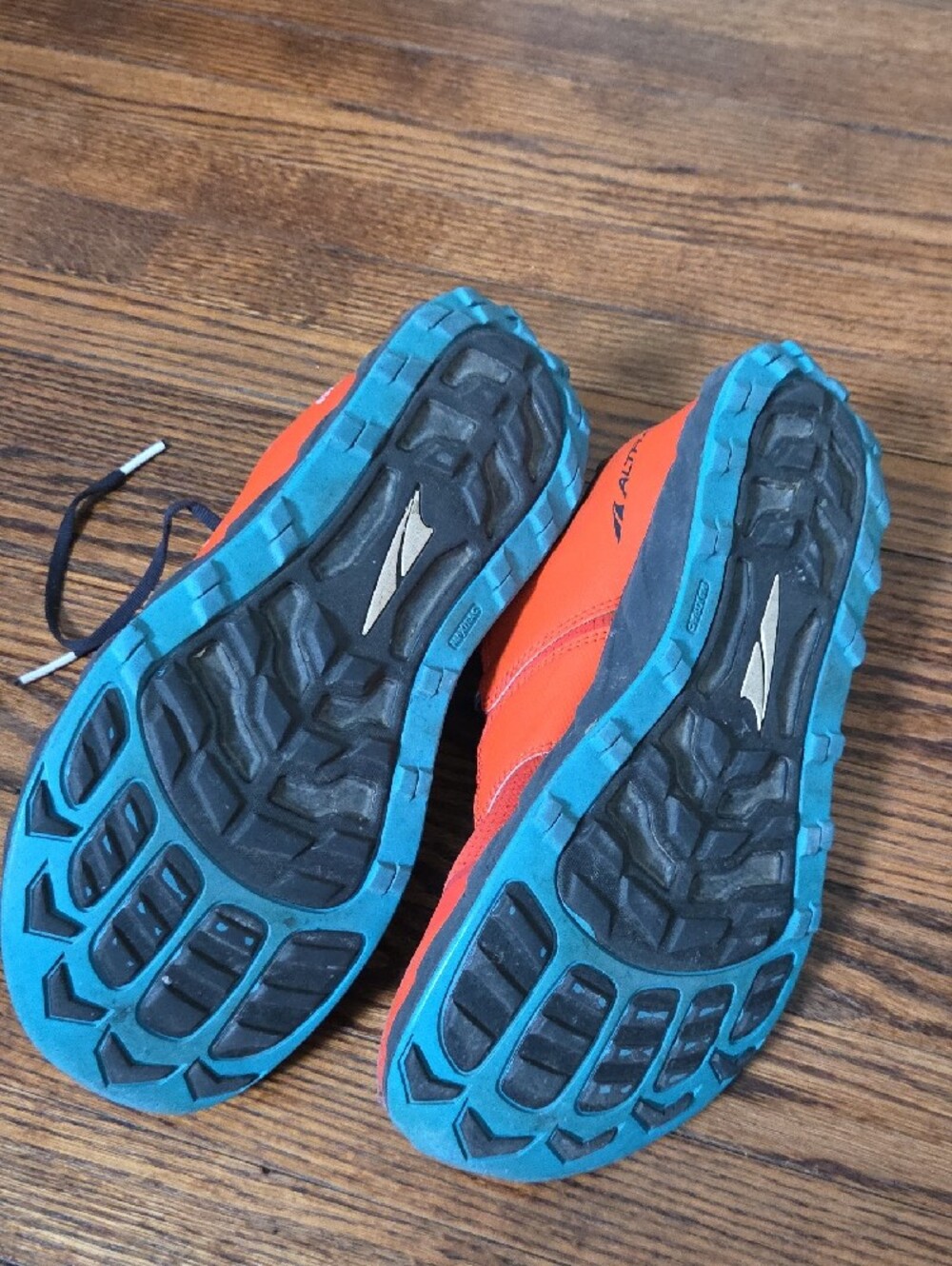 Altra Superior 5 Size 12 - Picture 2 of 5